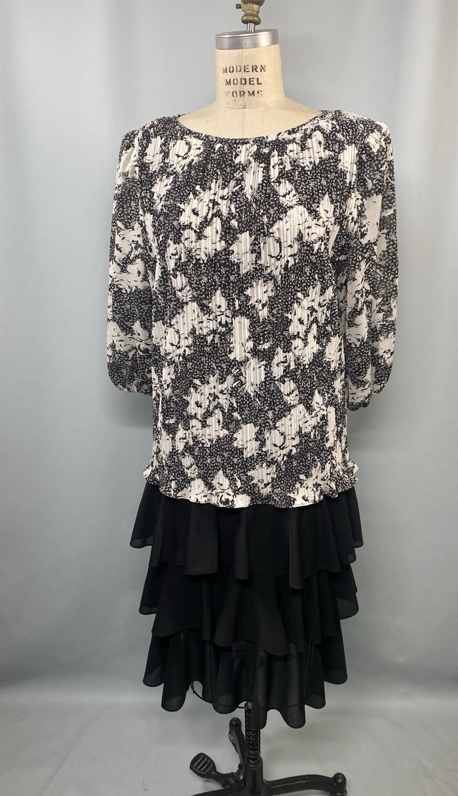 Vintage Dress SIZE XL 15/16 black ruffle flapper drop waist GOOD TIMES 70s 80s