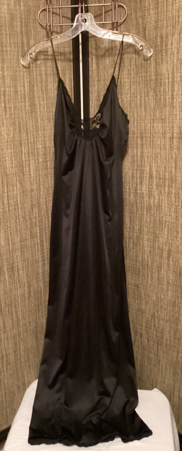 Vintage Vanity Fair Full Length Black Nylon & Lace Nightgown Sz 34/6/S