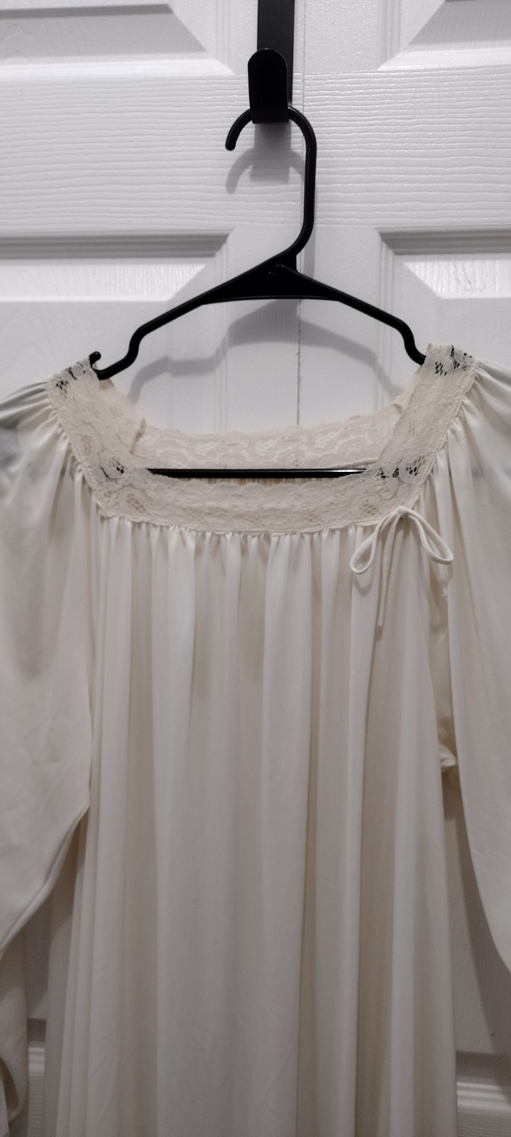 Vintage Komar Cream Lace Trim Nightgown Maxi Gown Small 100% Antron Nylon Cottag