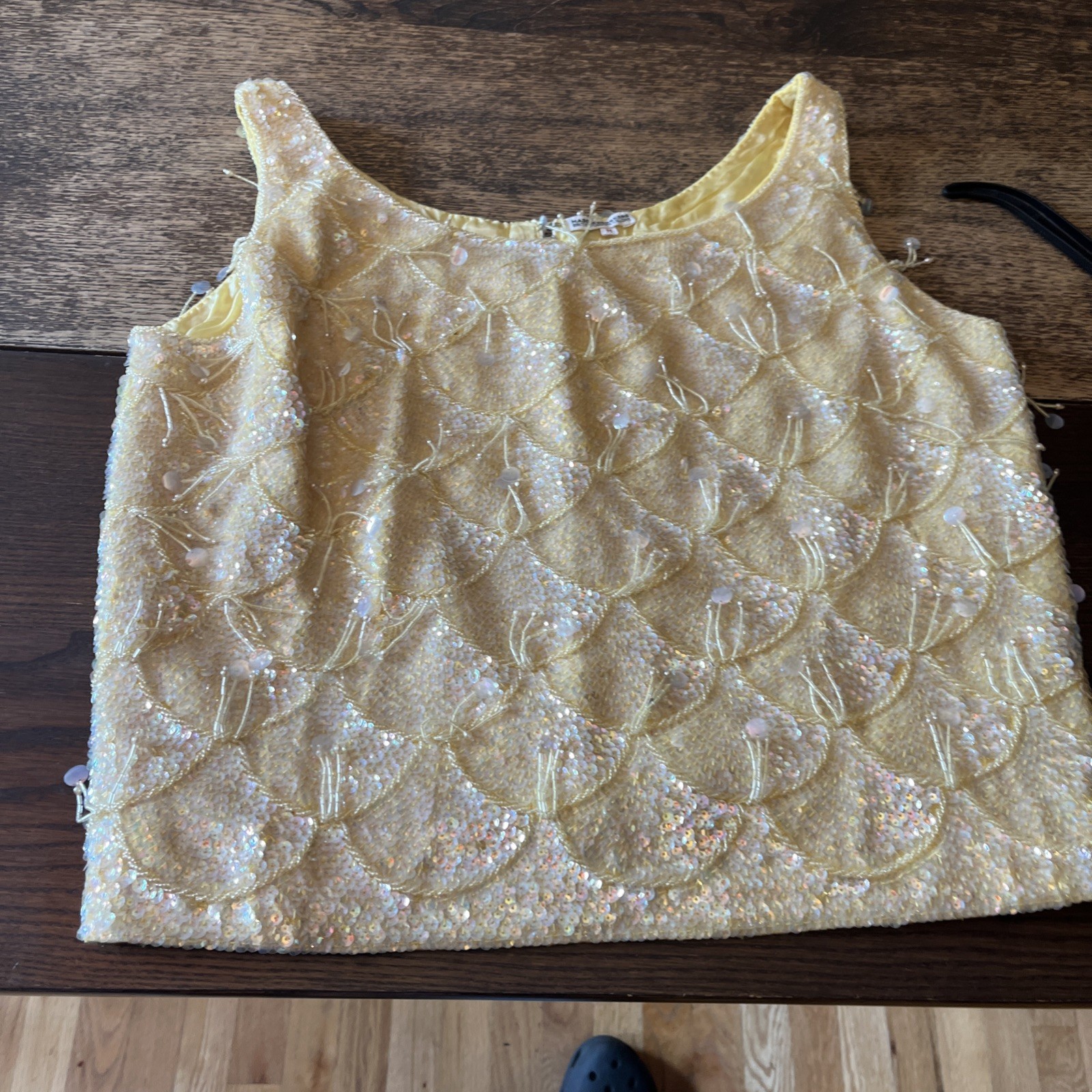 Vintage 60s House of Gold Hong Kong Pink Beaded Sequin Lattice Shell Top