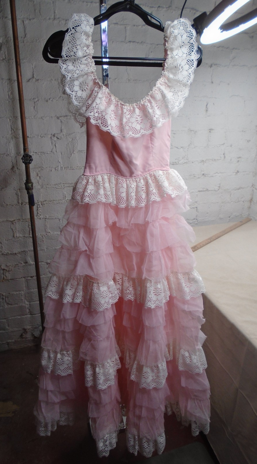 60s-70’s Nadine Dress Womens Cream Formal Daisys Tiered Ruffle Prom/Wedding