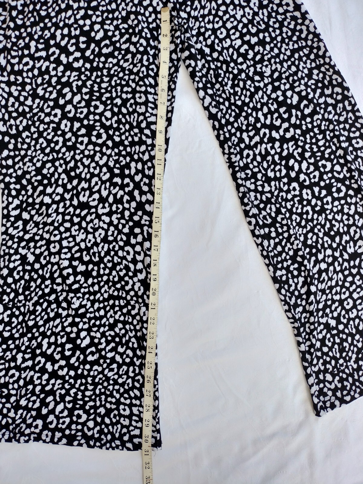 ROBERT LOUIS PullOn Pants Women L Animal Print Black/White Faux Belt Loose Leg