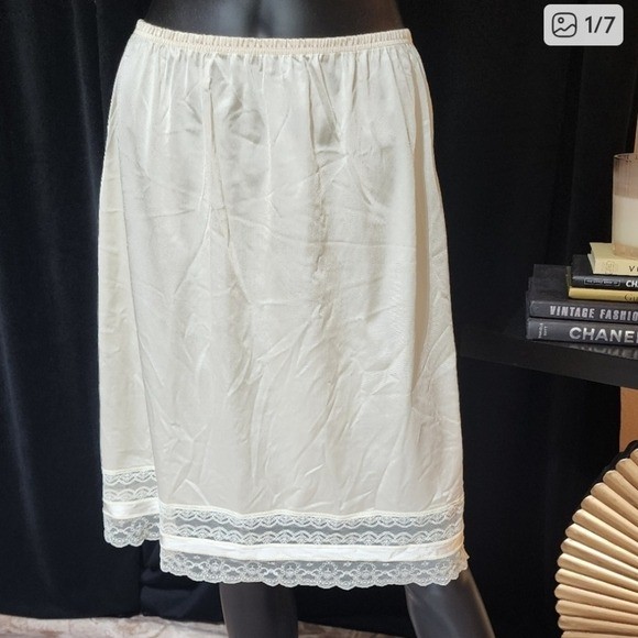 VINTAGE AVIAN NYLON LINGERIE HALF SLIP LACE TRIM WHITE SIZE Large