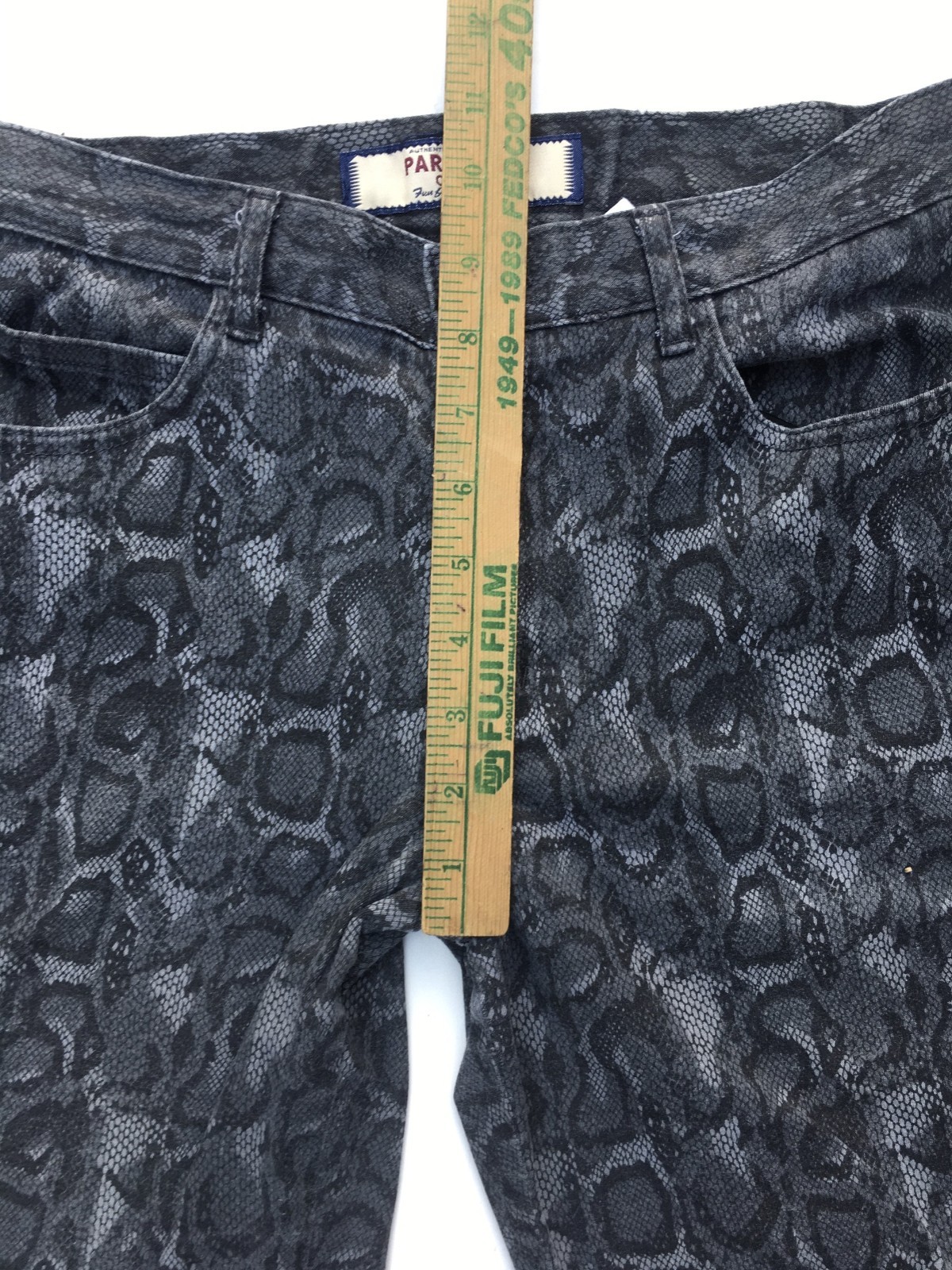 Vintage Y2K Paris Blues Black & Gray Snakeskin Animal Print Pants Stretch Size 7
