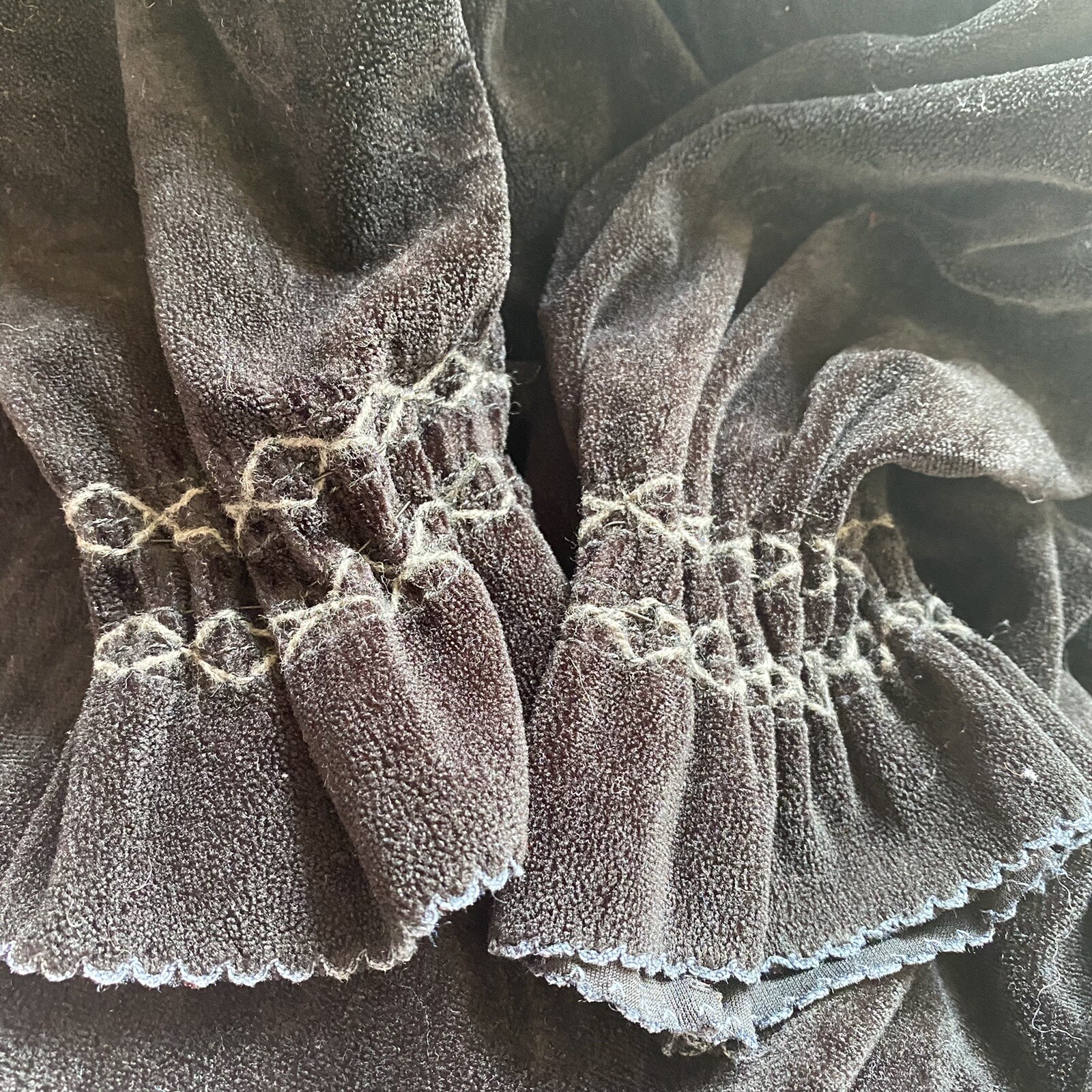 Vintage Glamorous Black Velour Robe Miss Elaine Medium (check measurements)