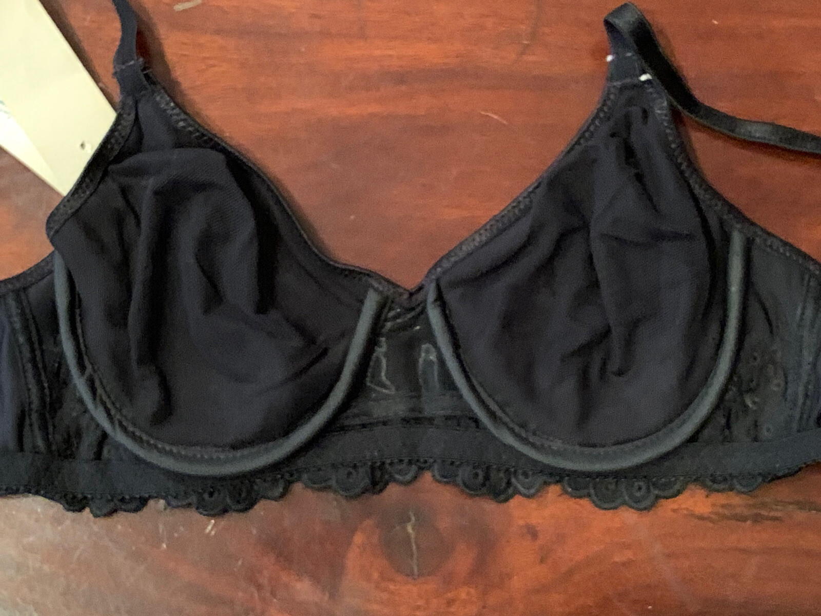 VINTAGE OLGA ~ BLACK SATIN SIMPLY PERFECT EMBROIDERED UNDERWIRE BRA ~ SIZE 32B