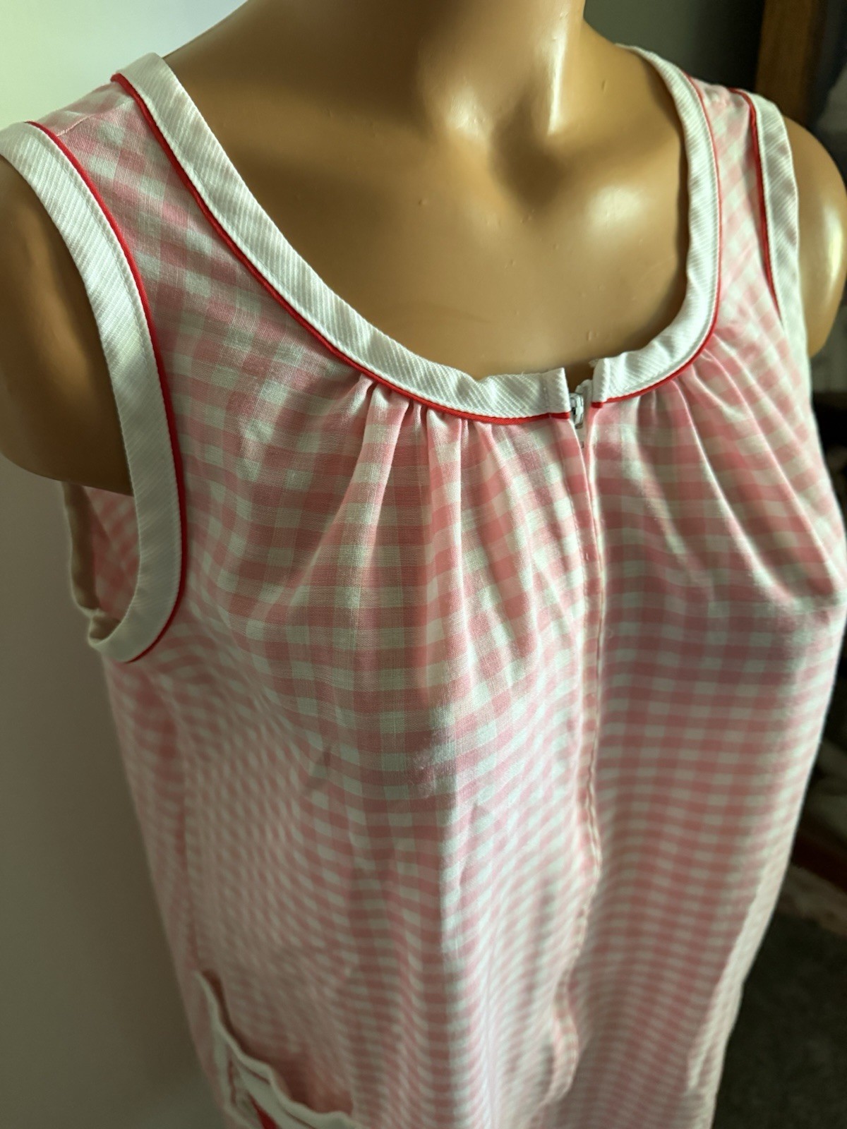 VTG 70’s KOMAR PINK CHECK W/EMBROIDERED POCKETS COTTON BLEND ZIP-UP LOUNGER SZ M