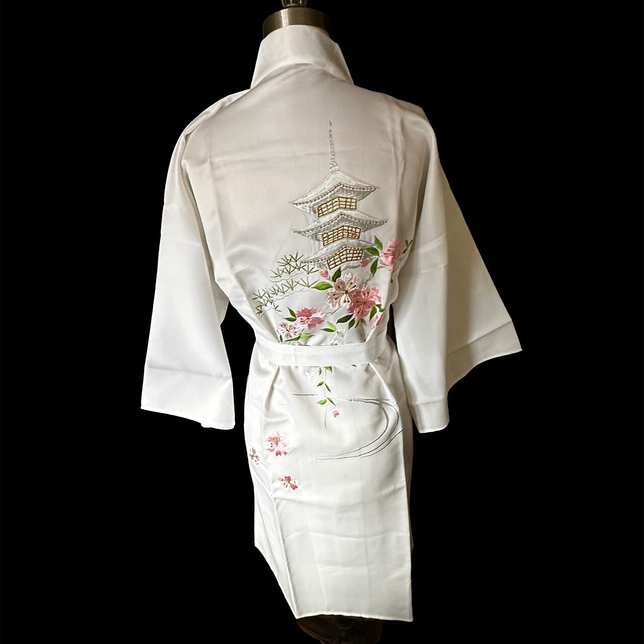Vintage Ichiban White Silk Kimono Robe Japan embroidered cherry blossom pagoda