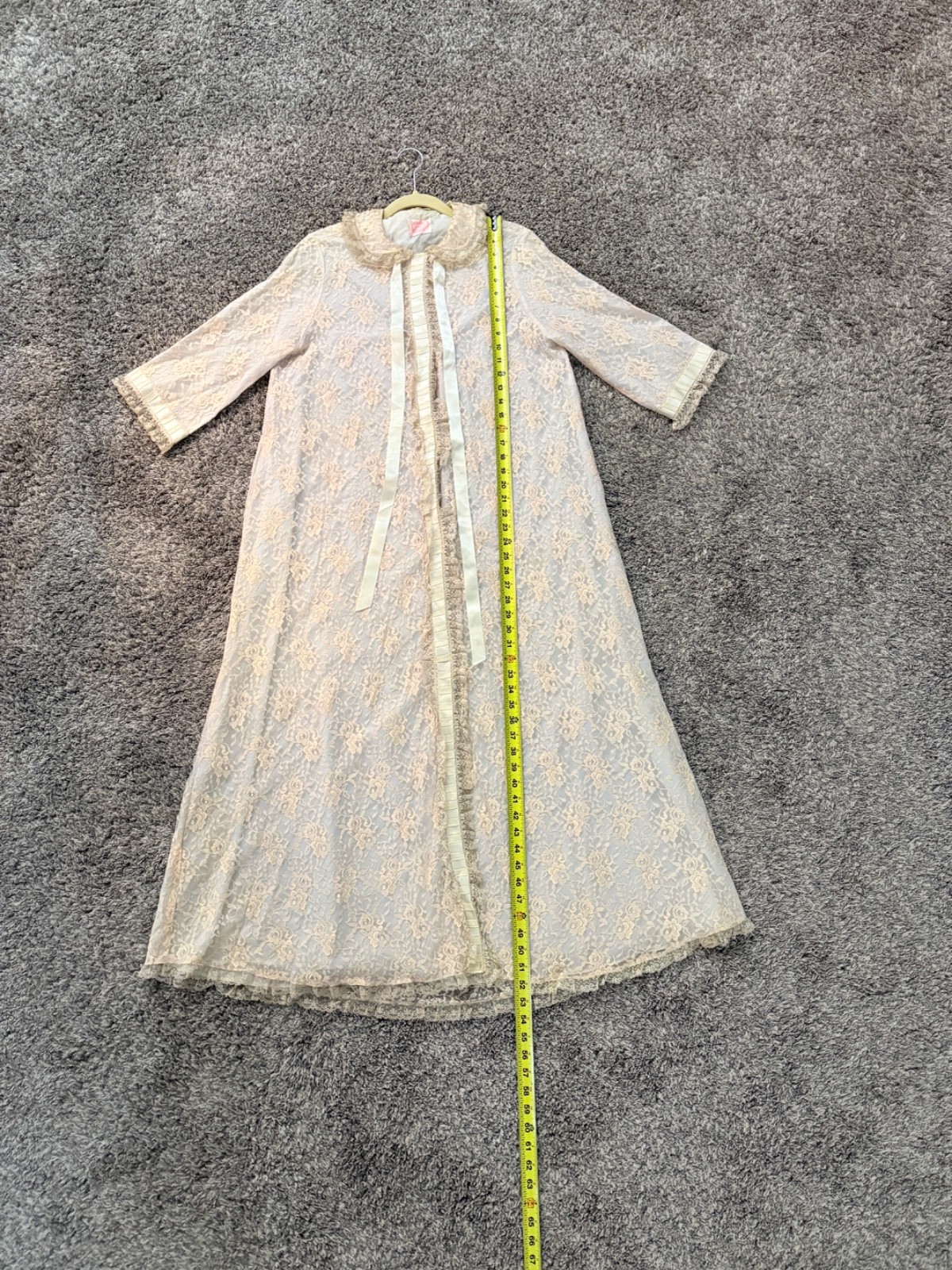 Keyloun Dressing Gown, Old Hollywood Robe, 50’s to 60’s Vintage Lace Robe Medium