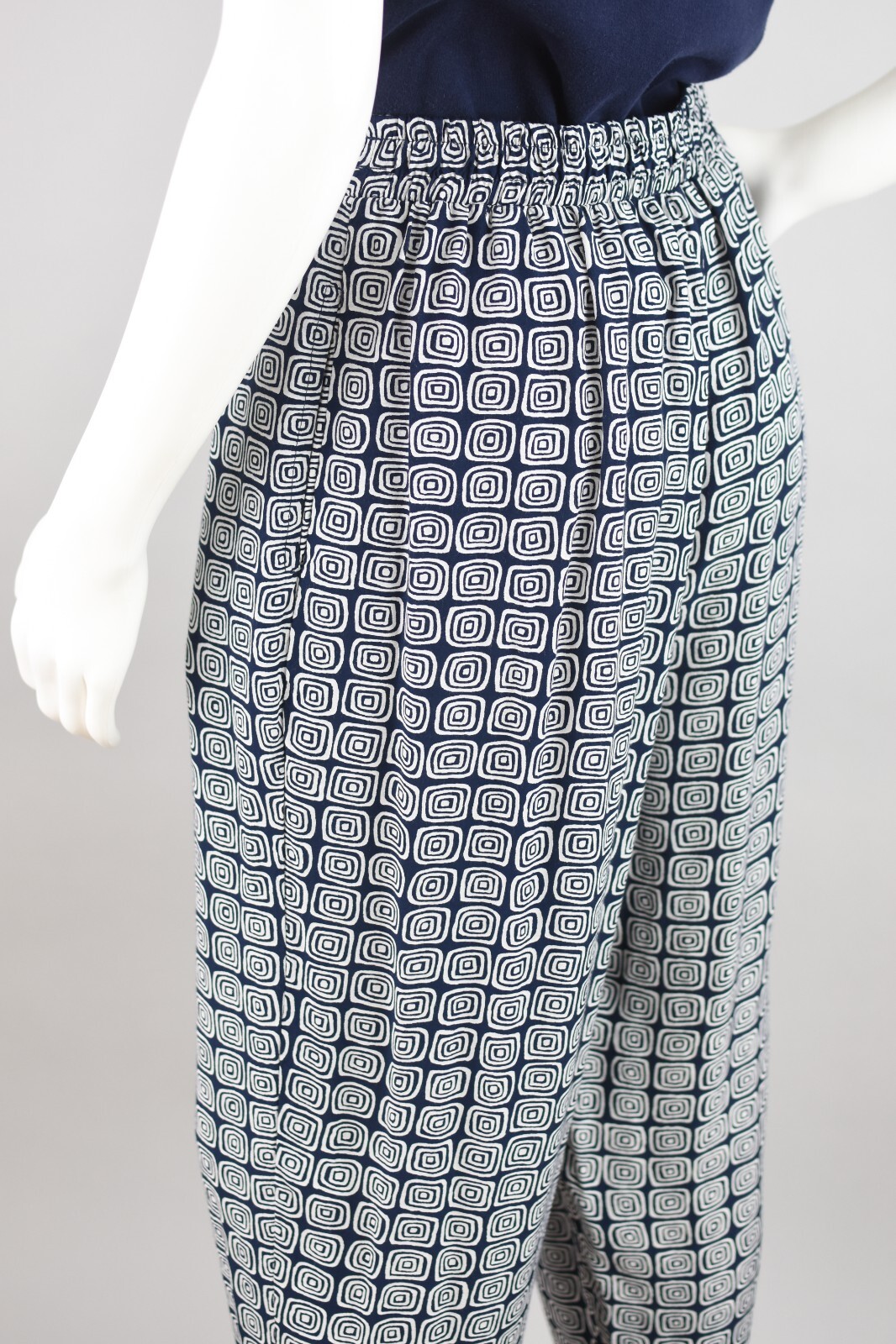 Vintage Navy Blue & White Elastic Waist Easy Pants, Women’s 28 – 33″ Waist