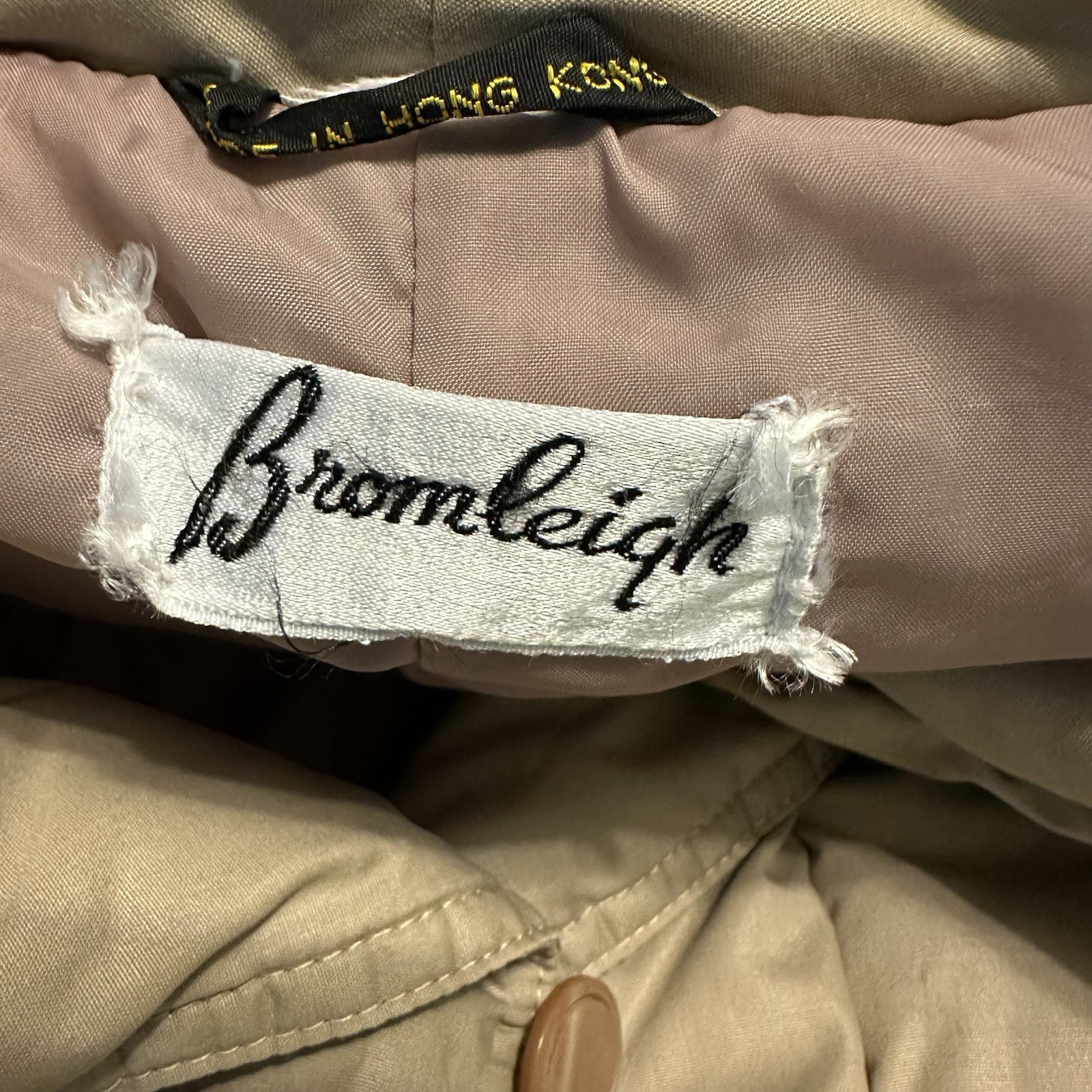 Bromleigh Vintage Women’s Beige Quilted Button Lined Coat Size Large XL Preowned