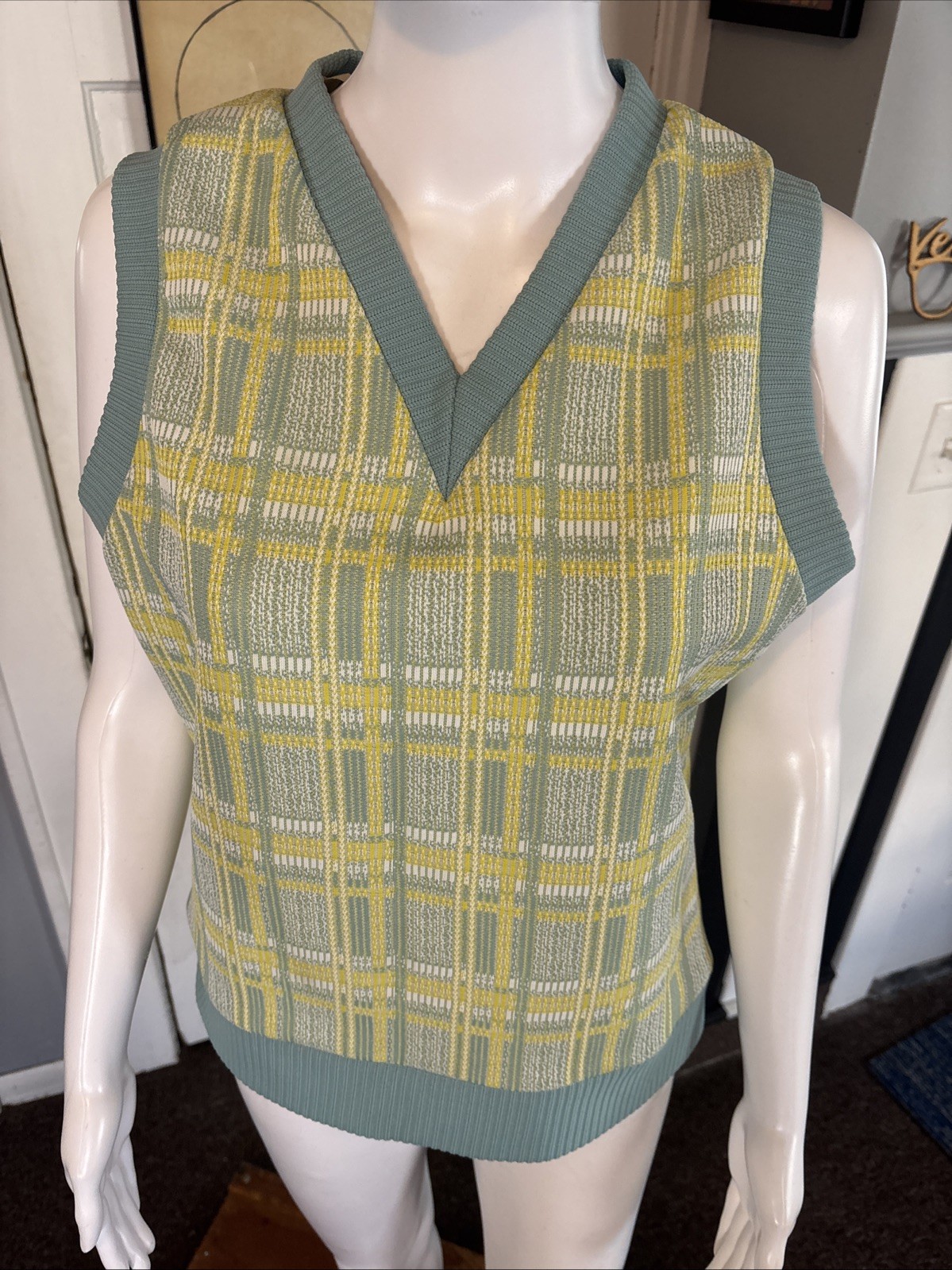 VTG 70s CENTER STAGE Women’s Sweater Vest Size 14 Brady Bunch Retro Plaid V-neck