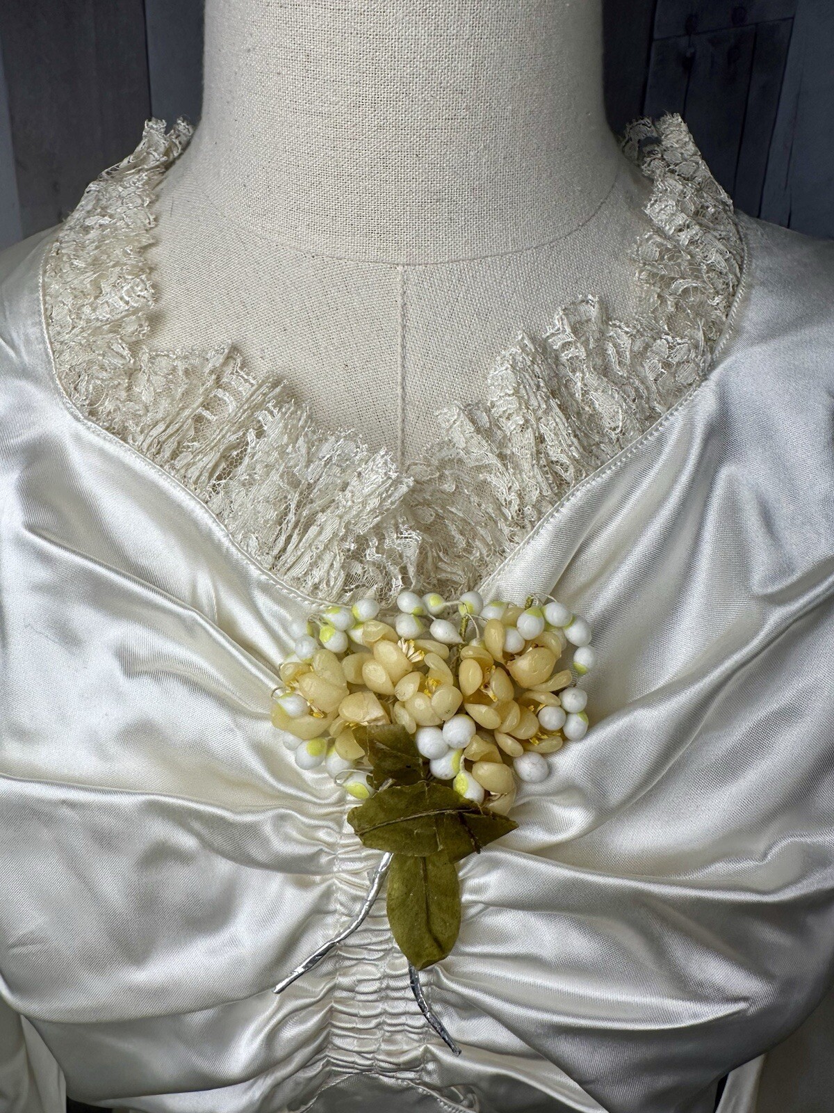 🌷1920s Art Deco Liquid Satin Wedding Gown / Bridal Dress Veil w/Wax Flowers