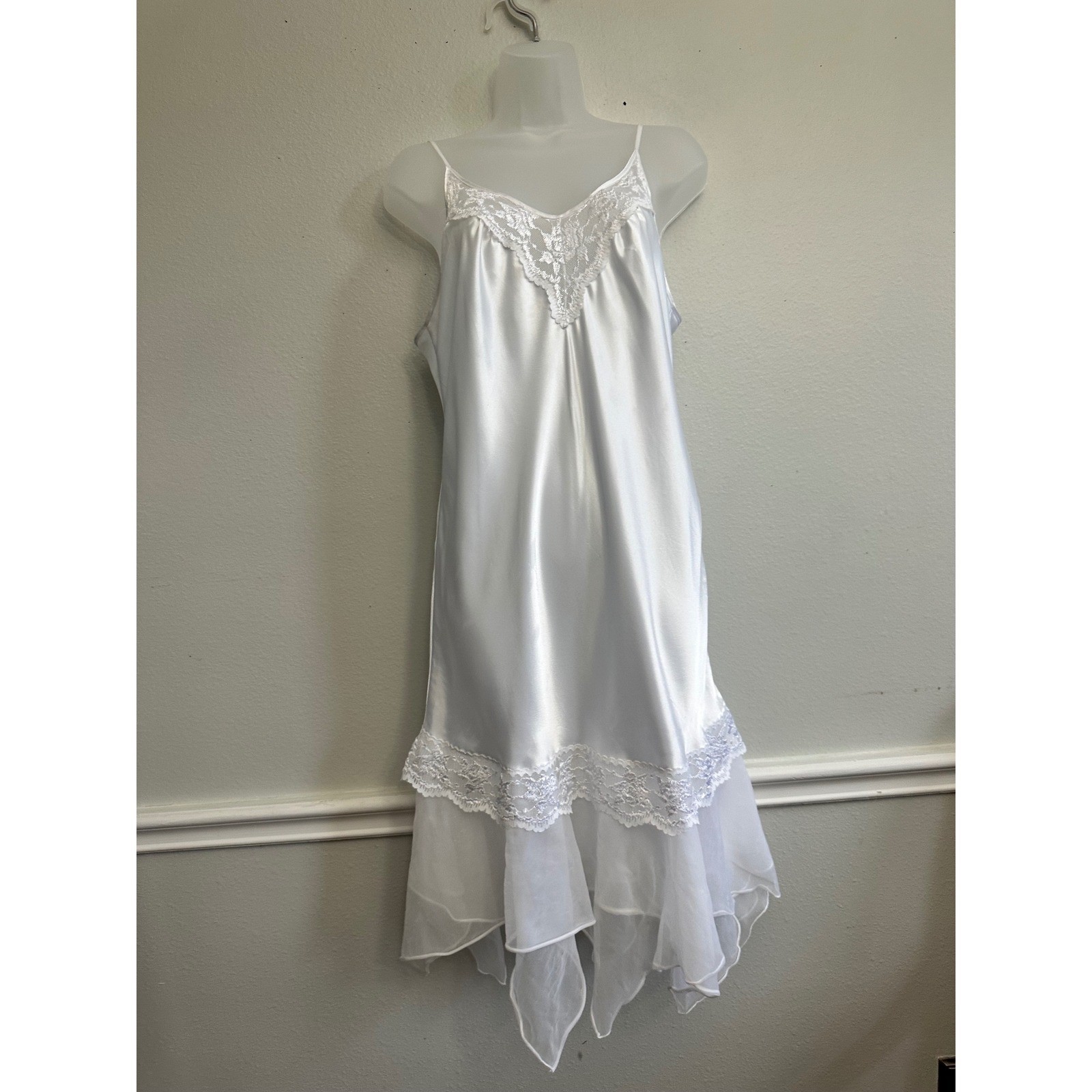 Vintage Lady Cameo Dallas White Satin Lace Nightgown Slip Dress Large USA Made