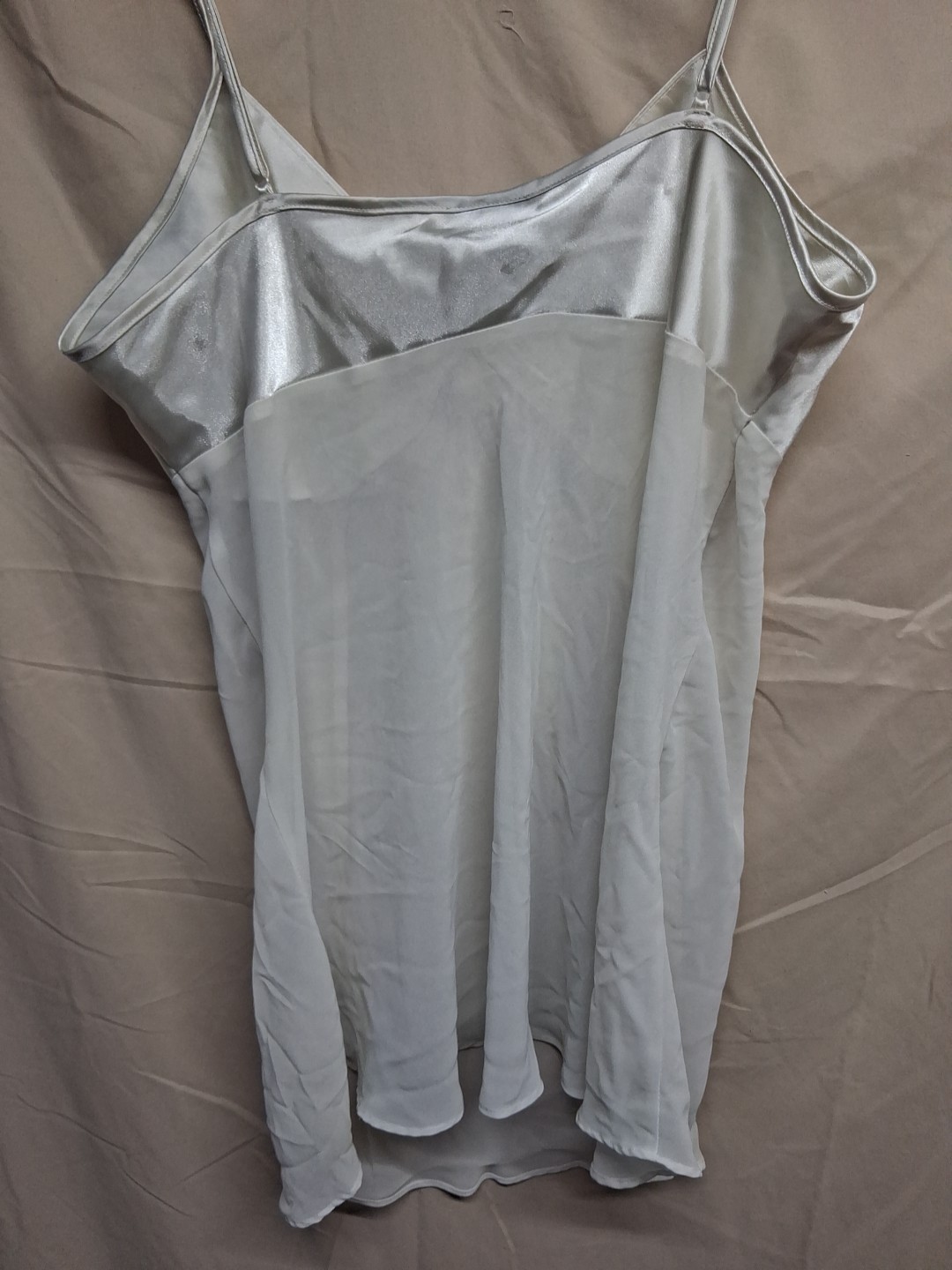 Secret Treasures Women Size XL Creamyy White Satin Floral Cami Sleepwear Shirt