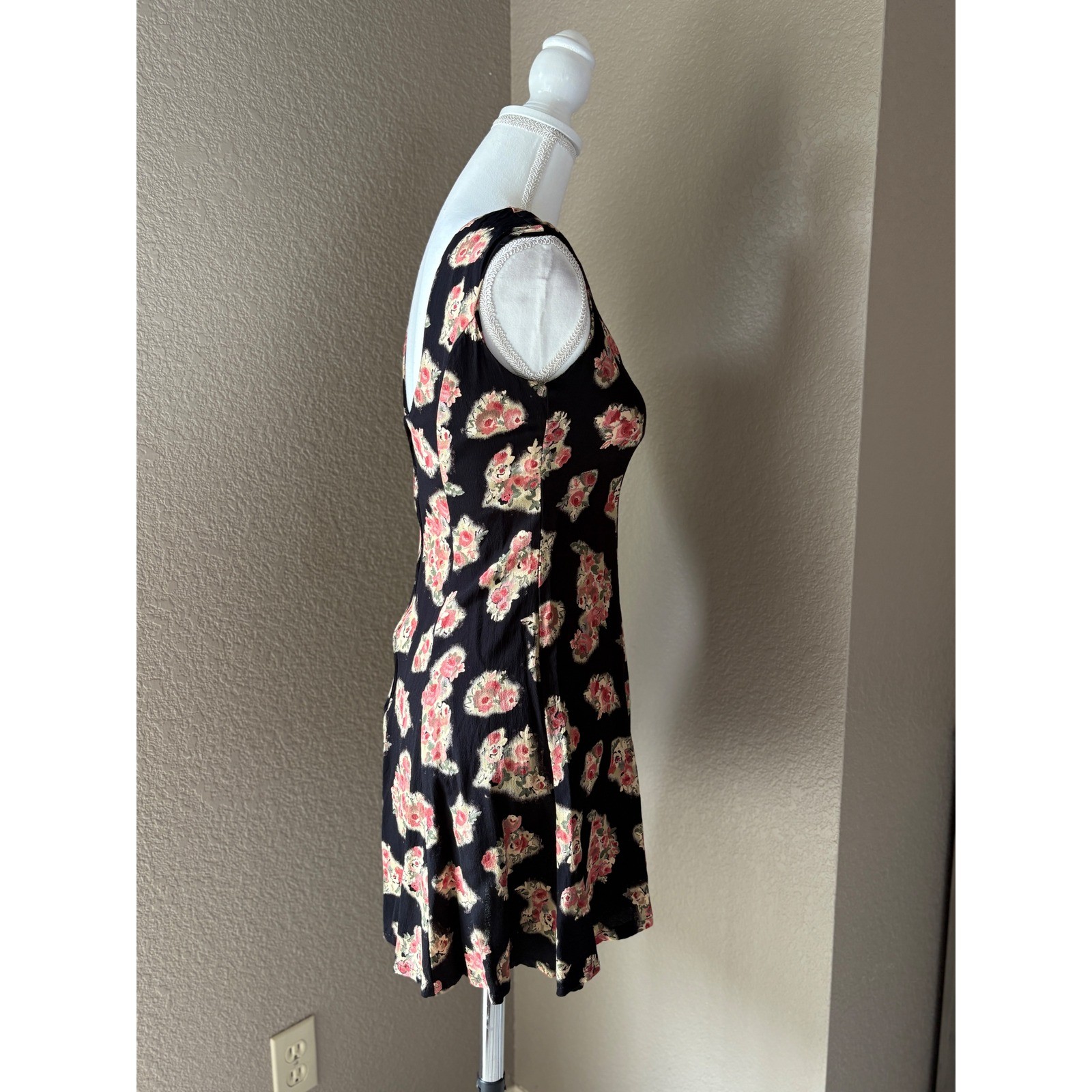 Mica Vintage 90s Floral Mini Dress Womens Black Pink Rayon Fit Flare Sleeveless