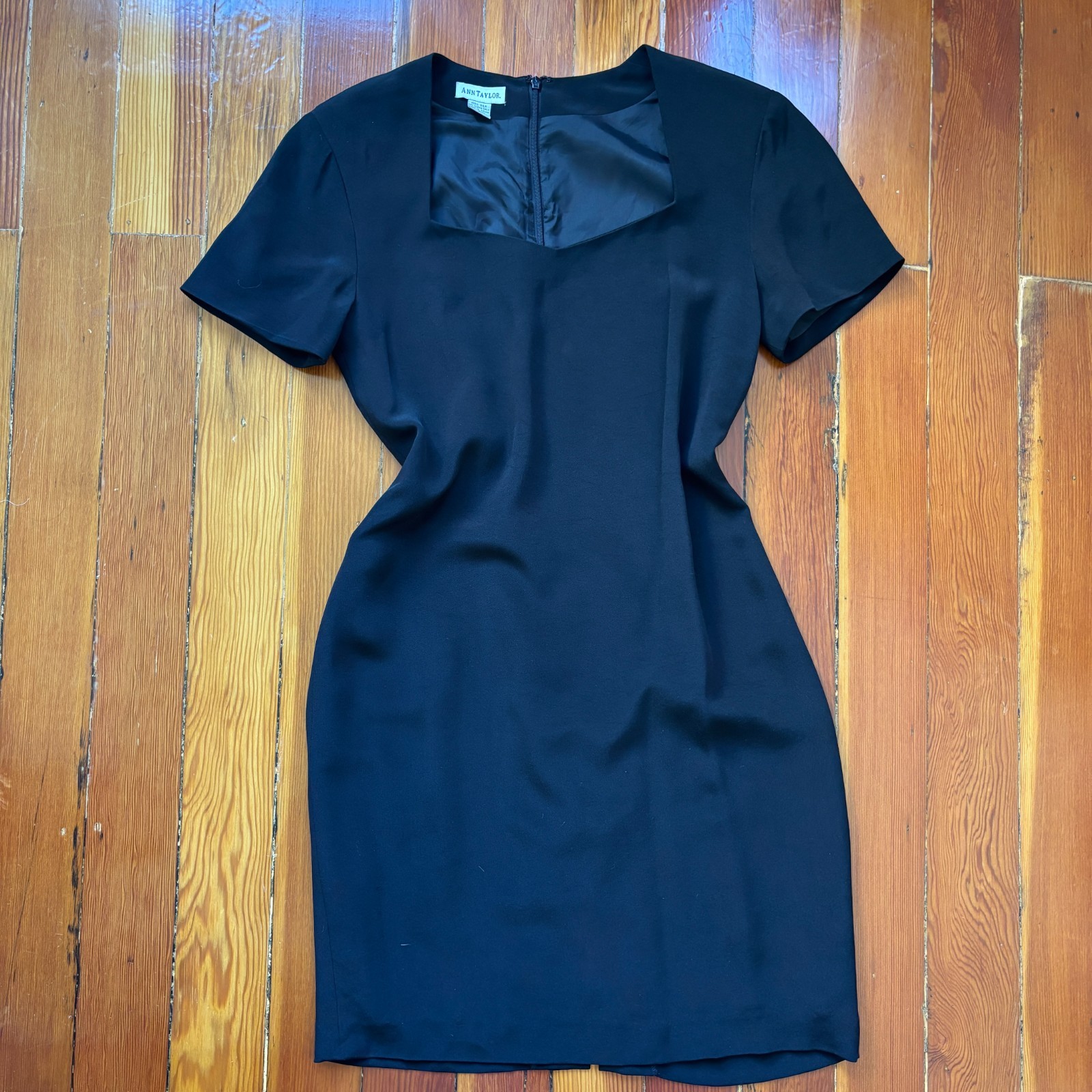 90s Minimal Vintage 100% Silk Ann Taylor Dress with Sweetheart Neckline SIZE 8