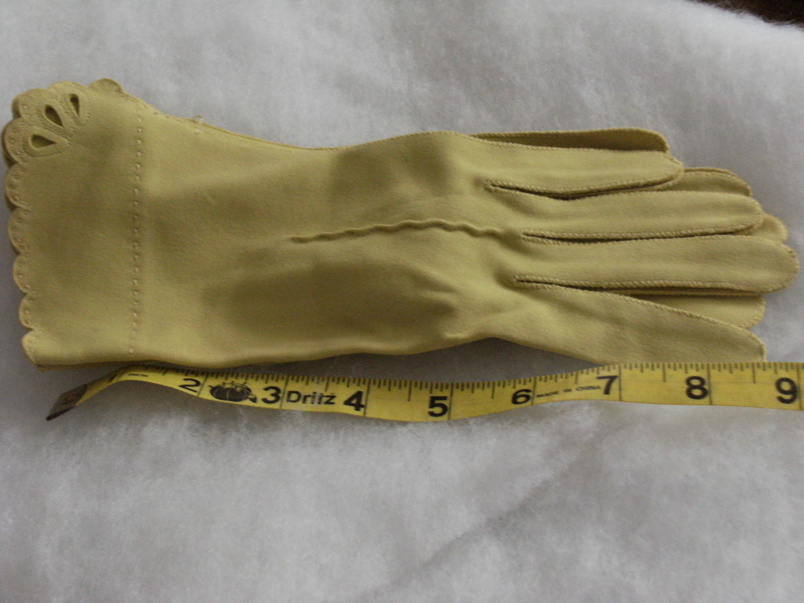 VINTAGE FORMAL GLOVES YELLOW 9IN RIPPLED WITH EYELETS TOP PENNEY’S