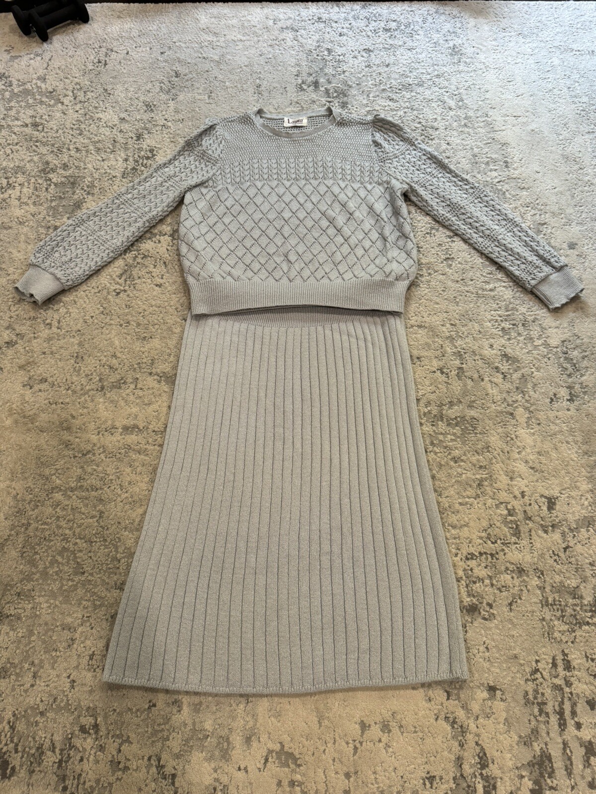 Vintage 80’s Laura by Alyzia Women’s Sweater And Skirt Set Size 16
