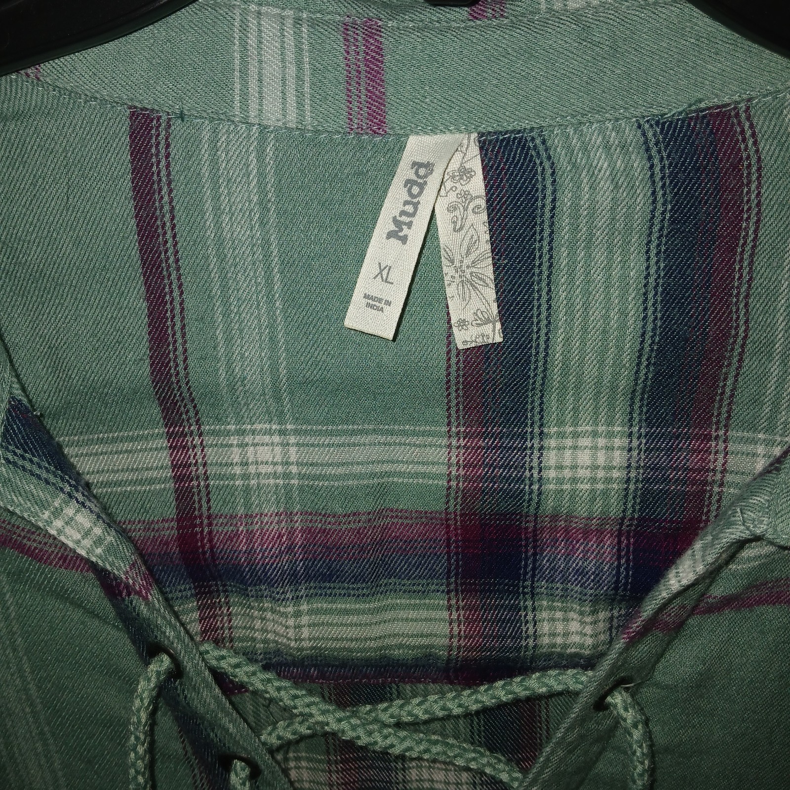 Mudd VTG Flannel Sz. XL Womens Tie Up V Neck Green Plum Plaid Soft Hippie Shirt