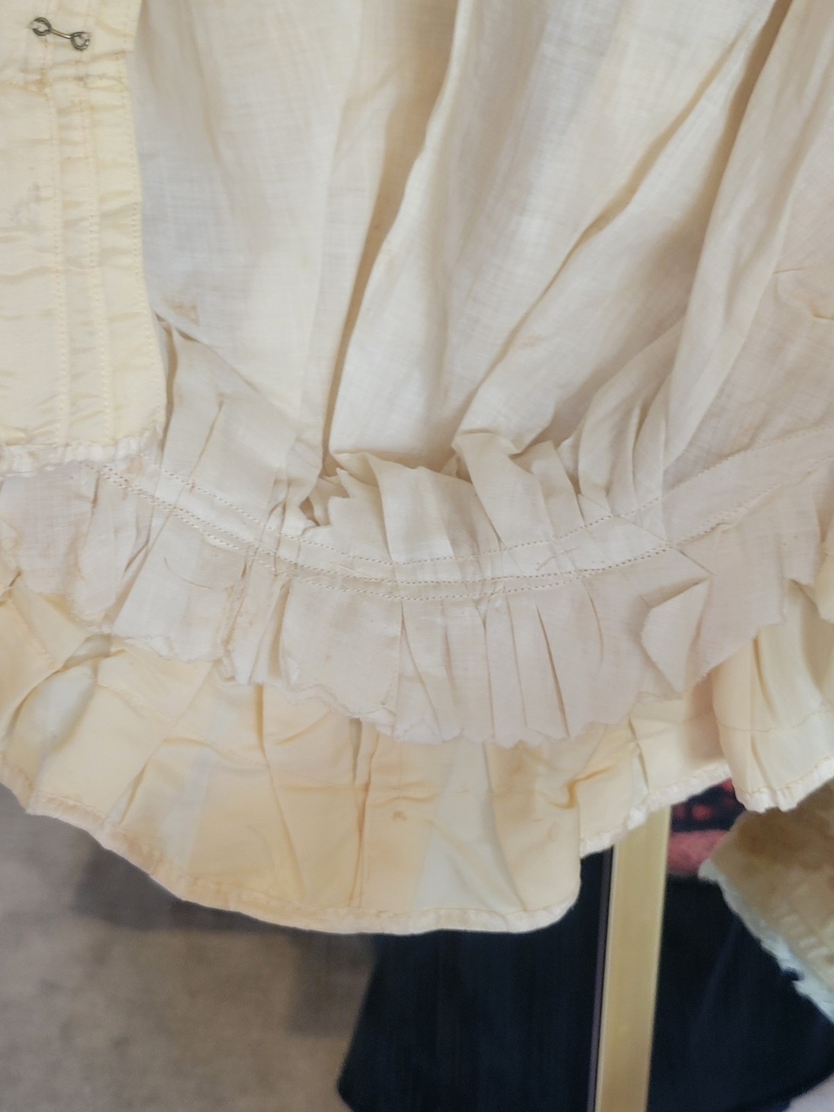 ANTIQUE EDWARDIAN BODICE TOP CREAM COLOR WITH LACE DETAILS AS IS COND XS