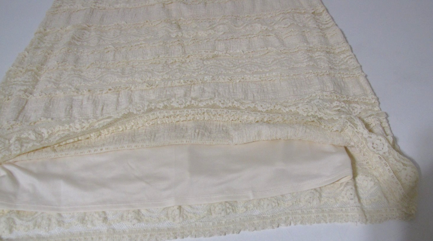NWT Y2K MAX Studio cream Cupcake-Lace Straight Maxi Skirt Lined Stretch Wm. M/L