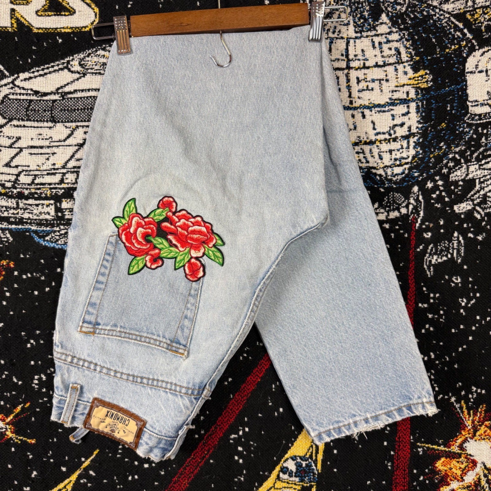Vintage Chamonix Rose Embroidered High Waist Mom Jeans Light Wash 28×32 Canada