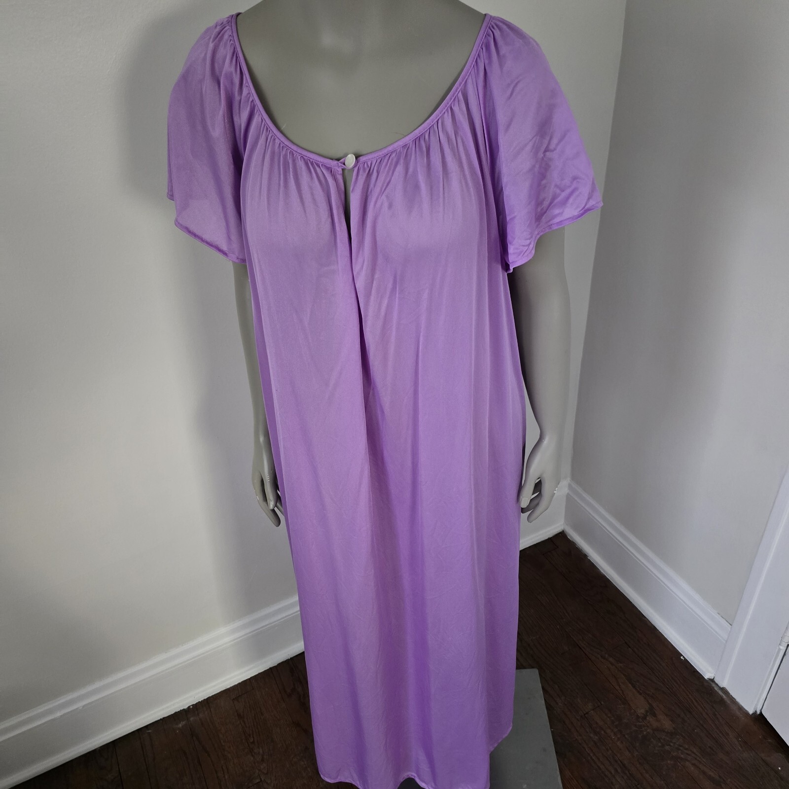 ILGWU Unionmade Purple Flutter Sleeve Full Length Nylon Nightgown B6-B8 Keyhole