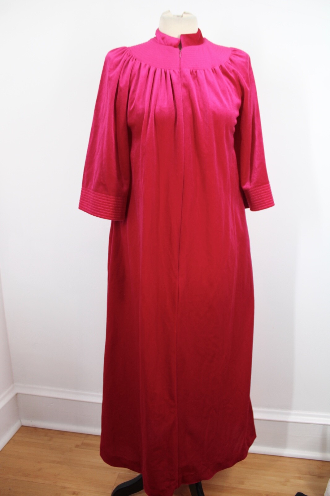 Vtg 60s Lisanne S/M 40″ Chest Pink Velvet Velour Zip Front Long House Dress Robe
