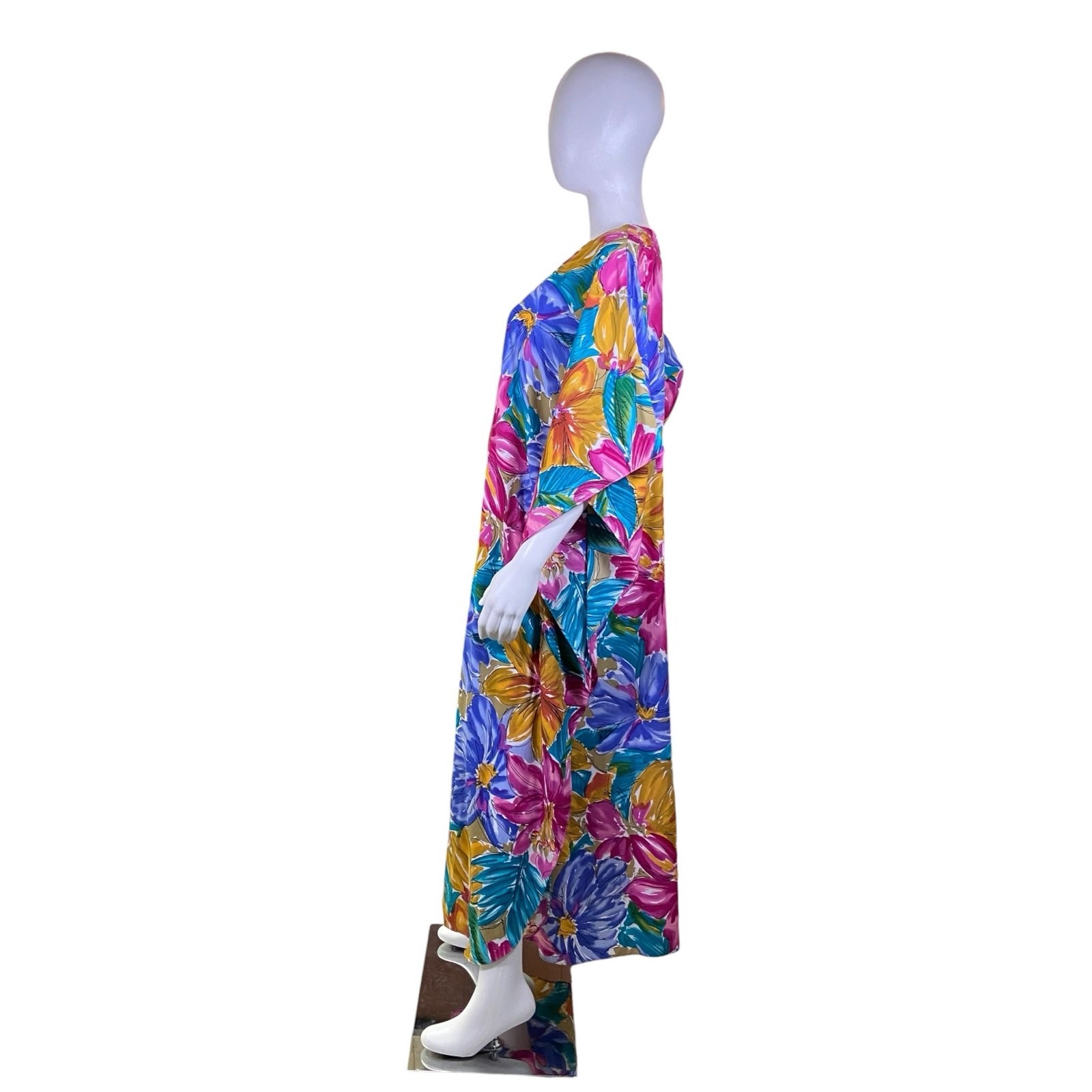 1970s Ruth Norman Neiman Marcus Floral Kaftan Dress Resortwear