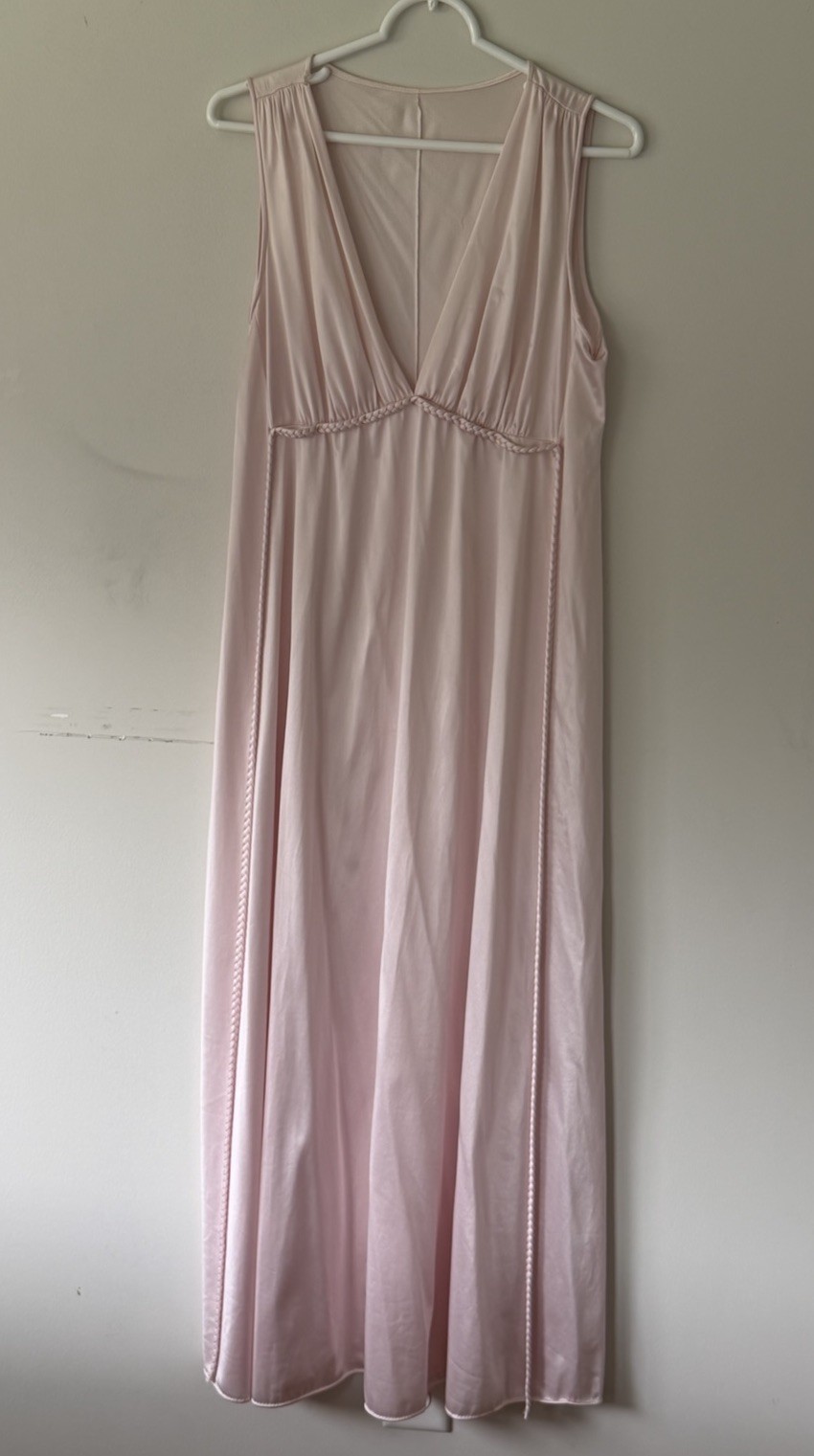 Vintage Vanity Fair Full Length Sleeveless Tie Back Nightgown -Sz 38