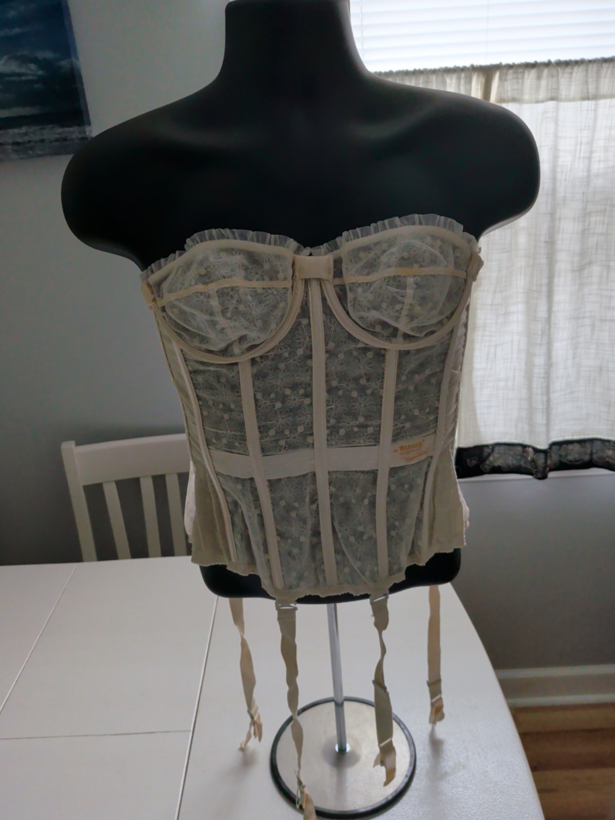 Vtg WARNERS Cinch Bra Merry Widow Corset Garters Embroidered “A Warner Original”