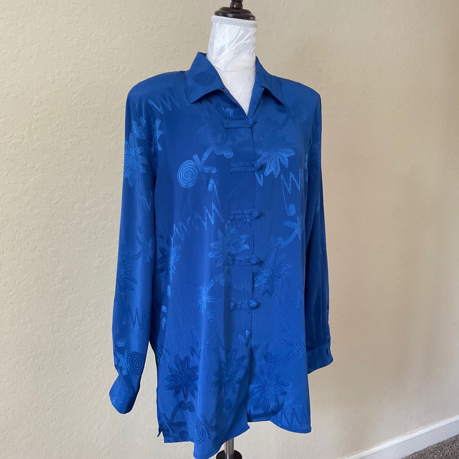Vintage Christie & Jill Blouse Blue Damask Jacquard Mandarin Collar Frog Closure