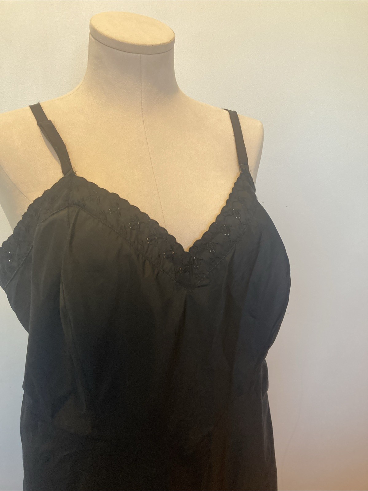 Vintage 50’s Ariel Barbizon full slip black size bust 44″