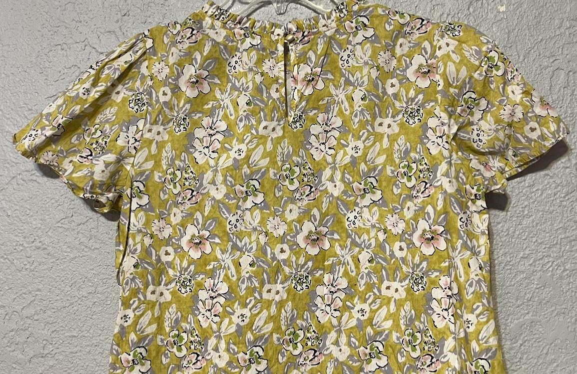 Mod Boutique Sz L Blouse Floral Rear Button Peek A Boo Back Short Sleeve Shirt
