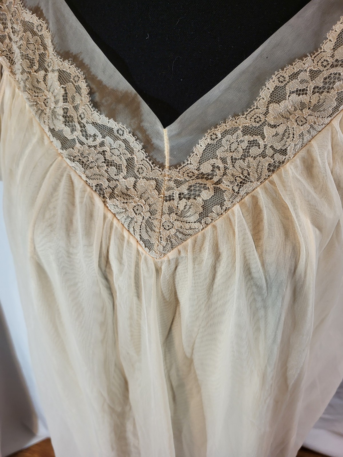 Vintage Evette Peach Chiffon Lace Trim Babydoll Nightgown Lingerie Pin Up