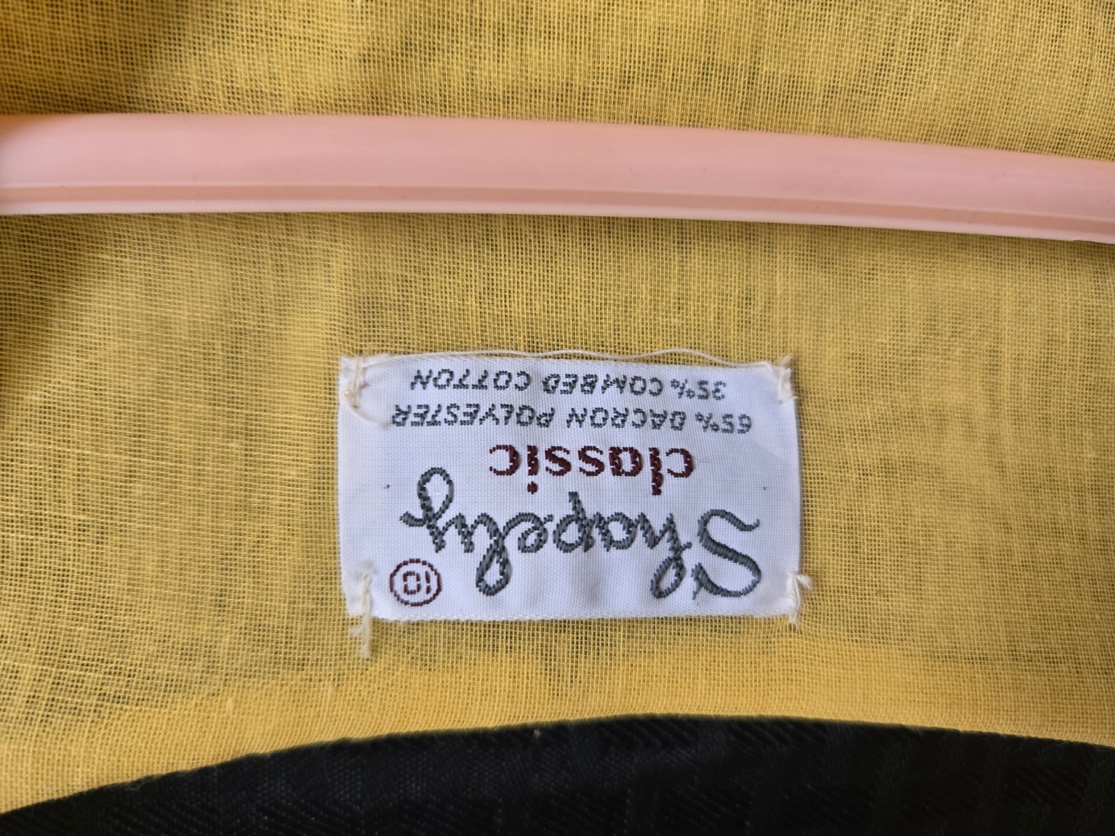 Vtg. Shapely Classic 1970s top; yellow dacron/cotton, pleated sleeves.