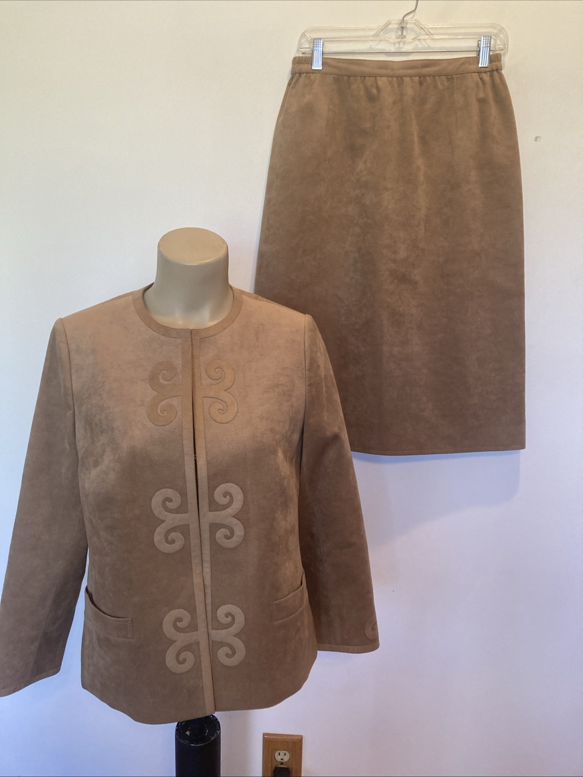 vintage faux suede size 12 brown below knee skirt suit