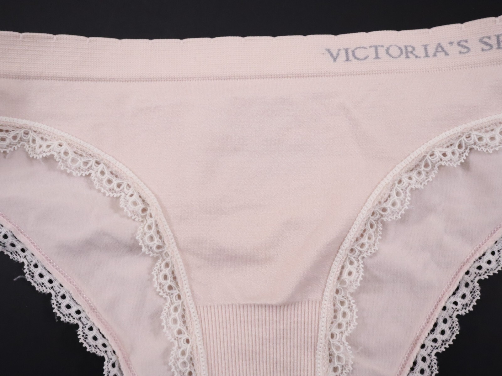 2 VTG 2014 Victoria’s Secret Seamless Ruffle Thong Cheekini Panties Lot SMALL