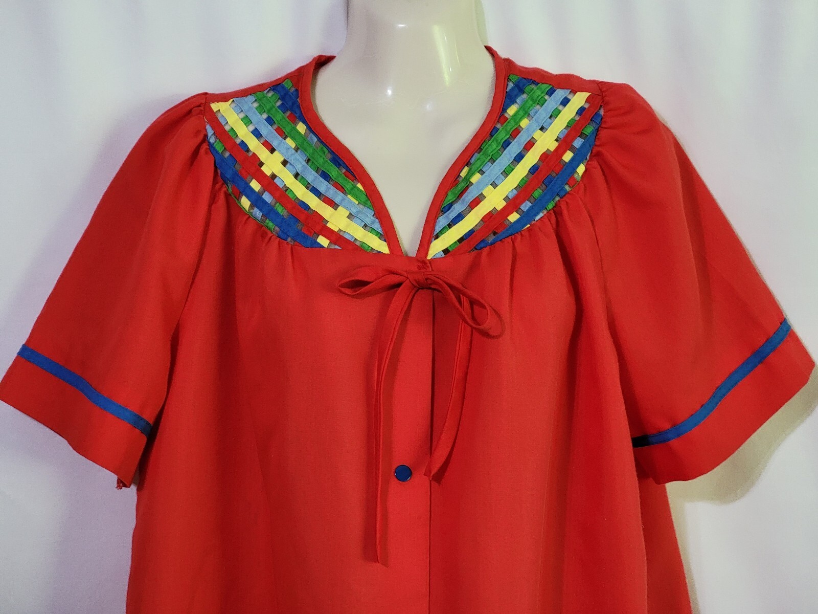 DAN-ELLEN VINTAGE RED HOUSE DRESS DAY ROBE SNAP FRONT POCKET MEDIUM USA MADE