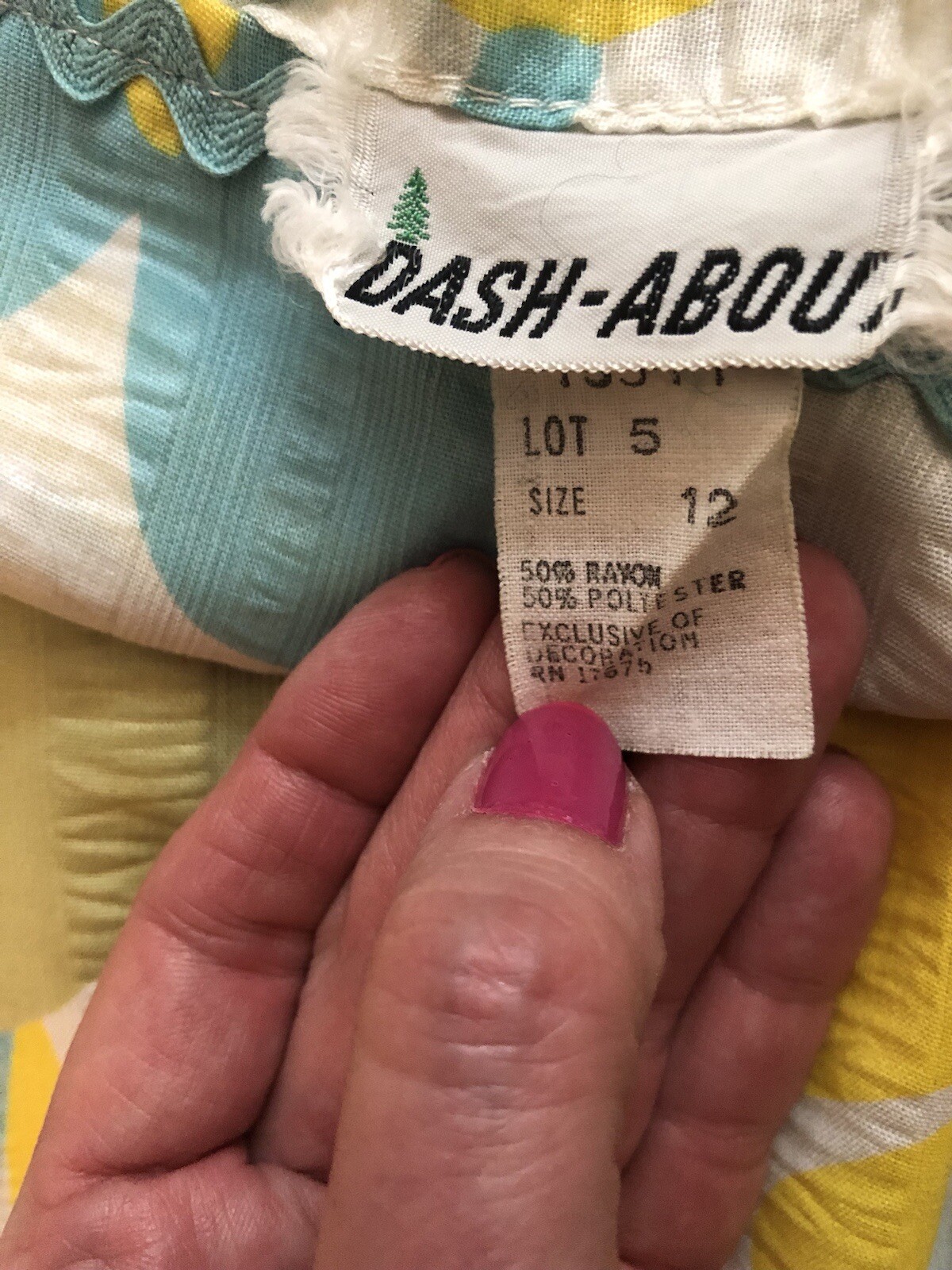 Dash About 1960’s Vintage Flower Power Shift House Dress