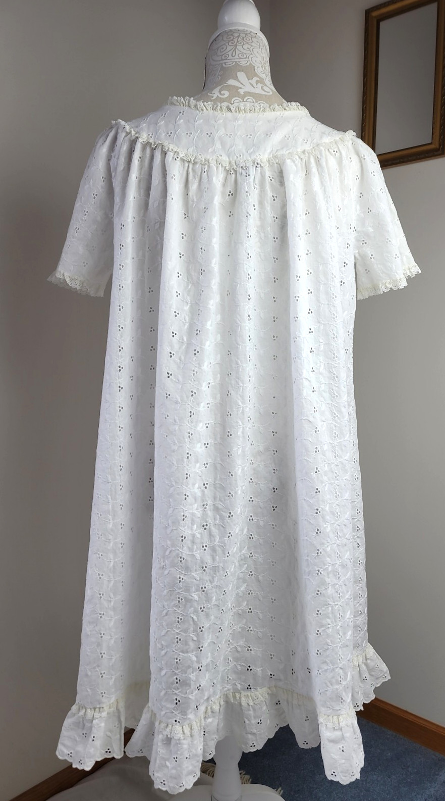 Vtg Barbara Lee Robe White Eyelet Lace Sz Small Summer Cover Up Short Sleeve