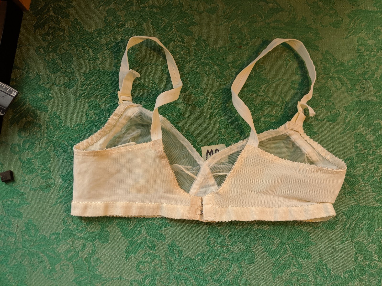 Vintage women’s bra cream Bestform 34 C 1960′ 70’s
