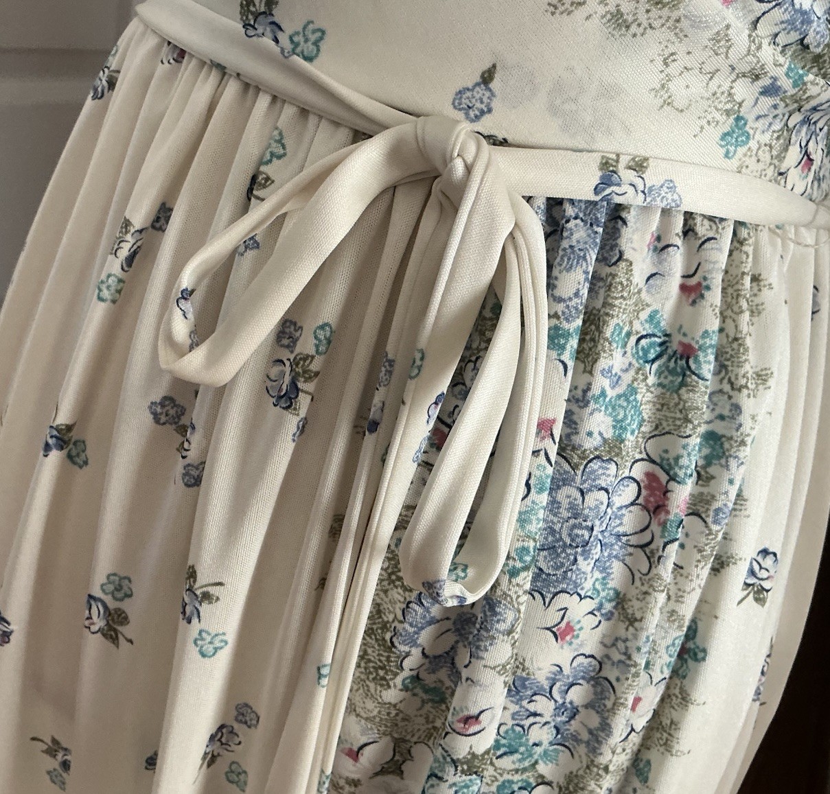 Vintage 1970s Ivory/Blue Floral Maxi Dress Sz 9/10 Goddess Bridesmaid NWT