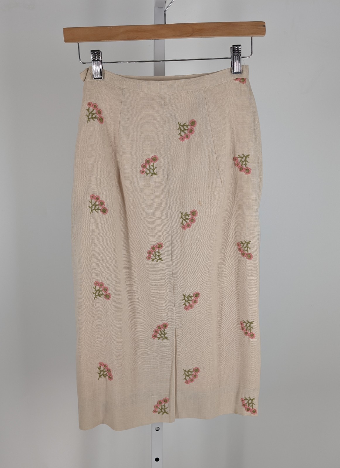 Vintage 50s Fresh Silks Skirt Embroidered Floral Pencil Linen Cream Worcester 24