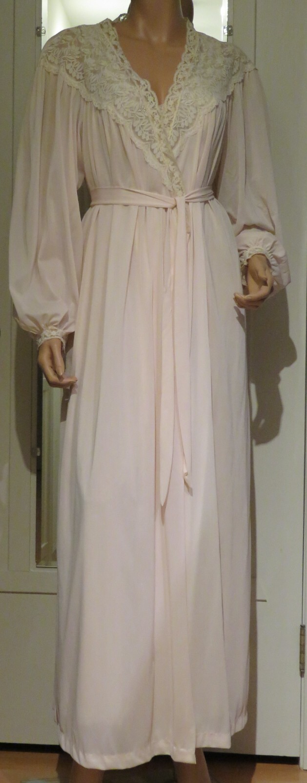 ll Nightgown & Robe Miss Elaine Lingerie Set Delicate Pink Peignoir Sheer w/Lace