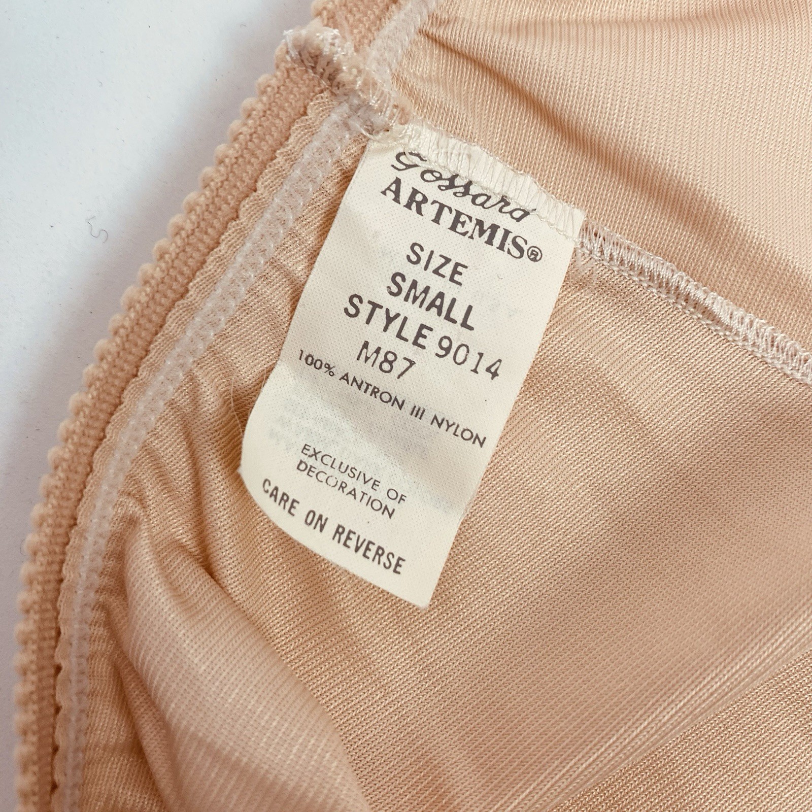 Gossard Artemis Size Small Style 9014 100% Antron III Nylon Beige Slip USA made