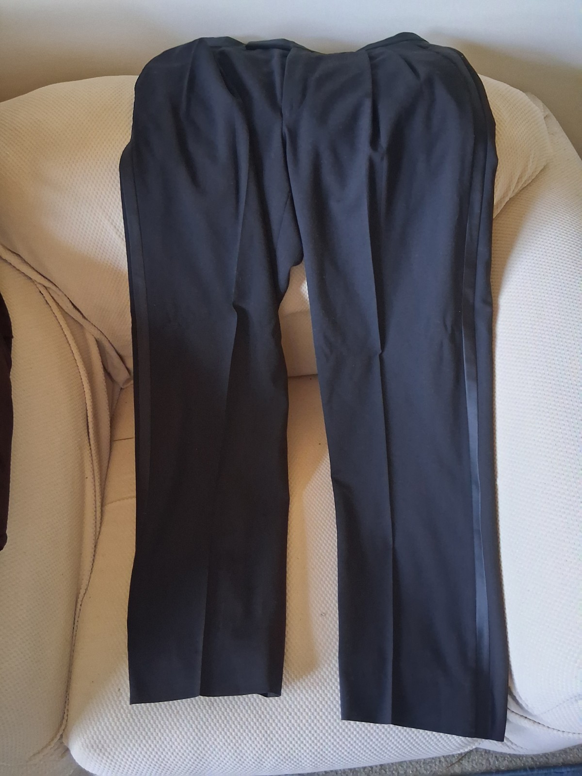 Tuxedo Pleated Satin Around Waist Sides of Pants Black 34 Waist 31 Length Size 8