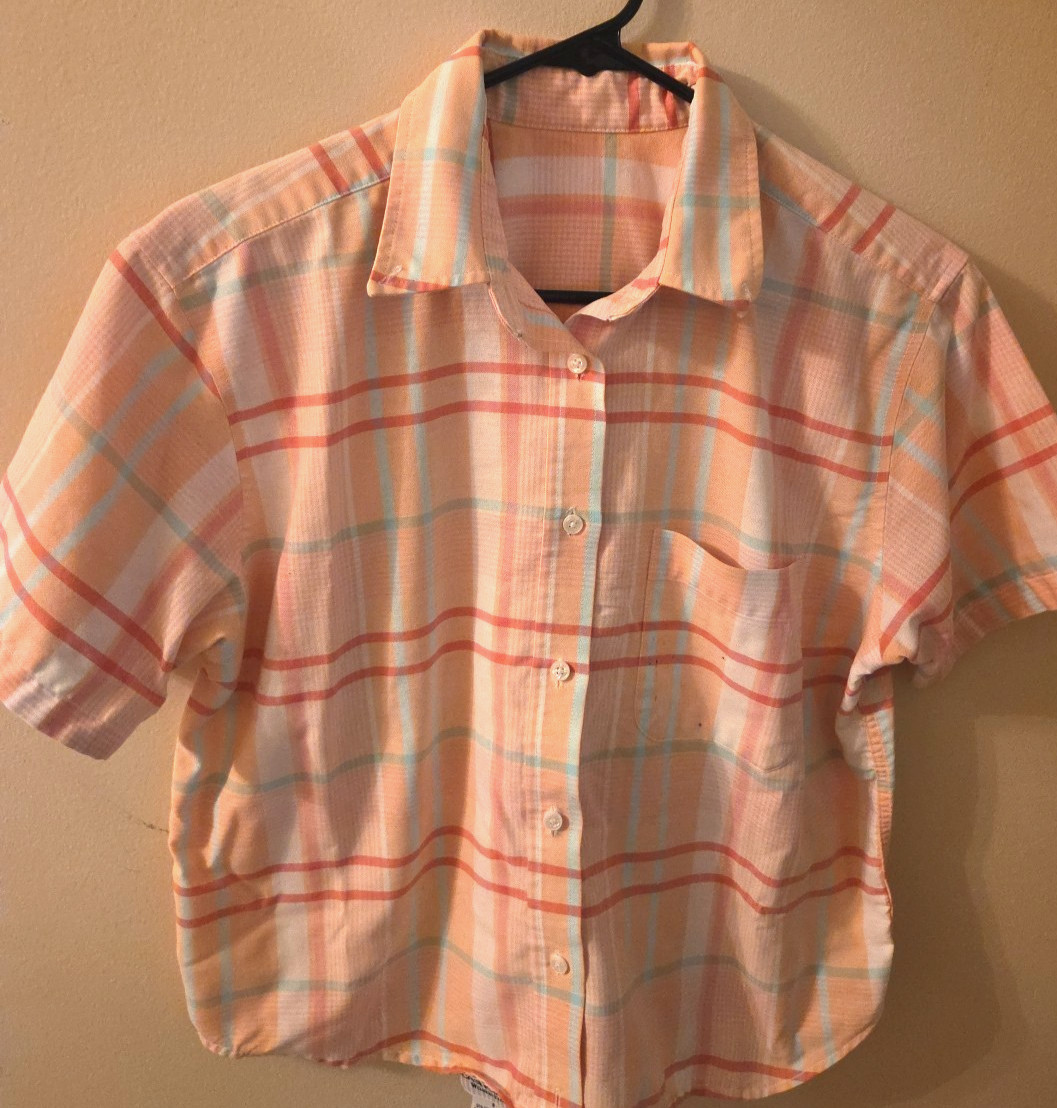 Vintage Womens CABIN CREEK Size 8 Blouse Button Front Wrinkle Free Short Sleeve