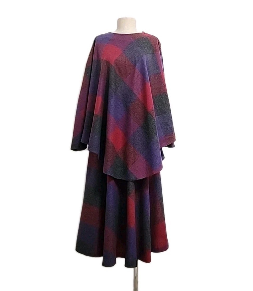 Vintage High-end Wool Blend Magenta Plaid Skirt w Matching Cape Poncho 2pc Set 3